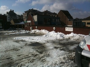 Déneigement d'un parking : avant