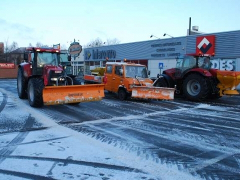 Déneigement de parking et d'accès