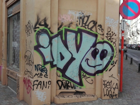 Enlèvement de tags-graffitis